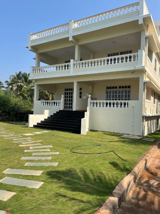 Kay'S By The Sea Hotell Ajgaon Exteriör bild