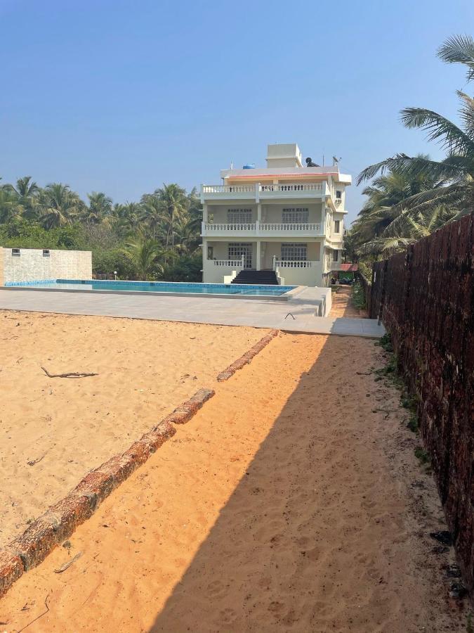 Kay'S By The Sea Hotell Ajgaon Exteriör bild