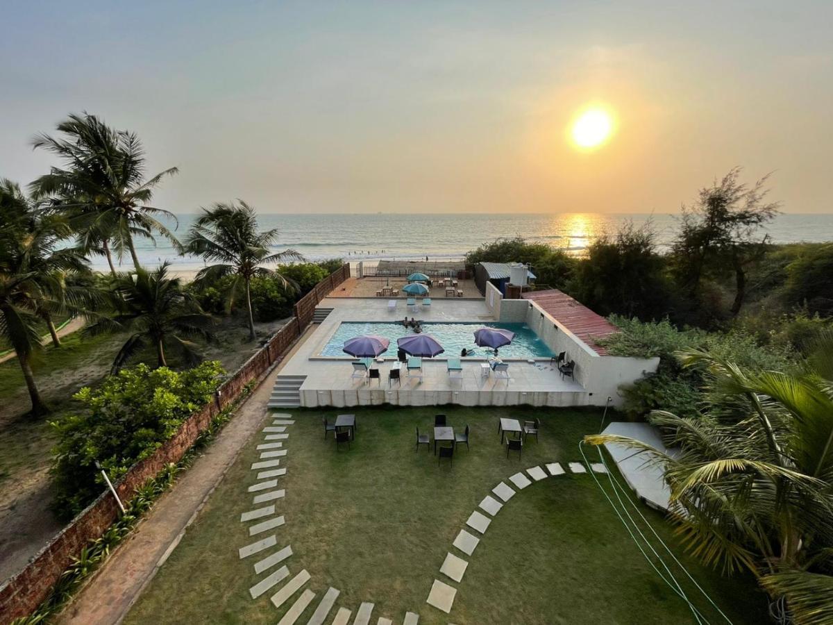 Kay'S By The Sea Hotell Ajgaon Exteriör bild