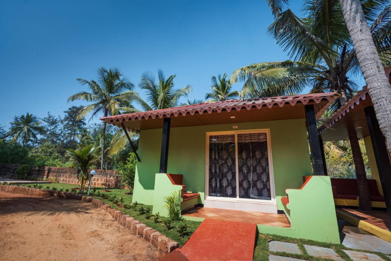 Kay'S By The Sea Hotell Ajgaon Exteriör bild